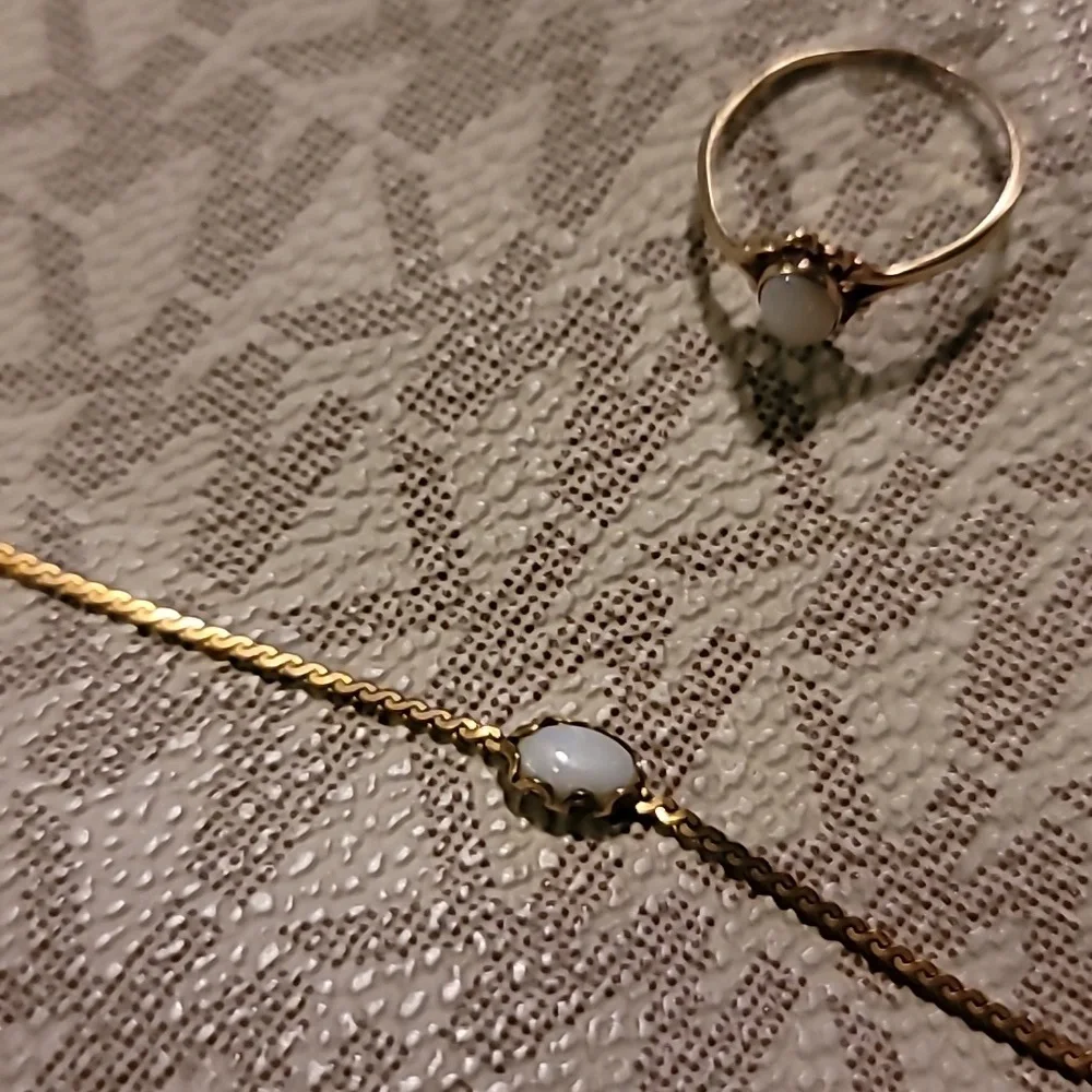 ✨ Vintage Gold & Opal Duo: 12k Necklace & 10k Ring Set! ✨ - Picture 7 of 12